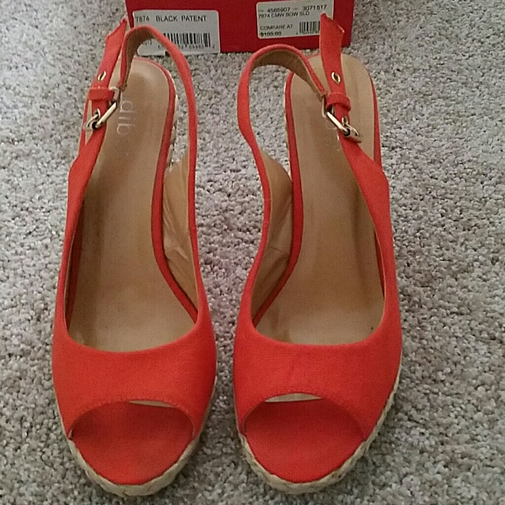 Peep toe wedge platform sandals